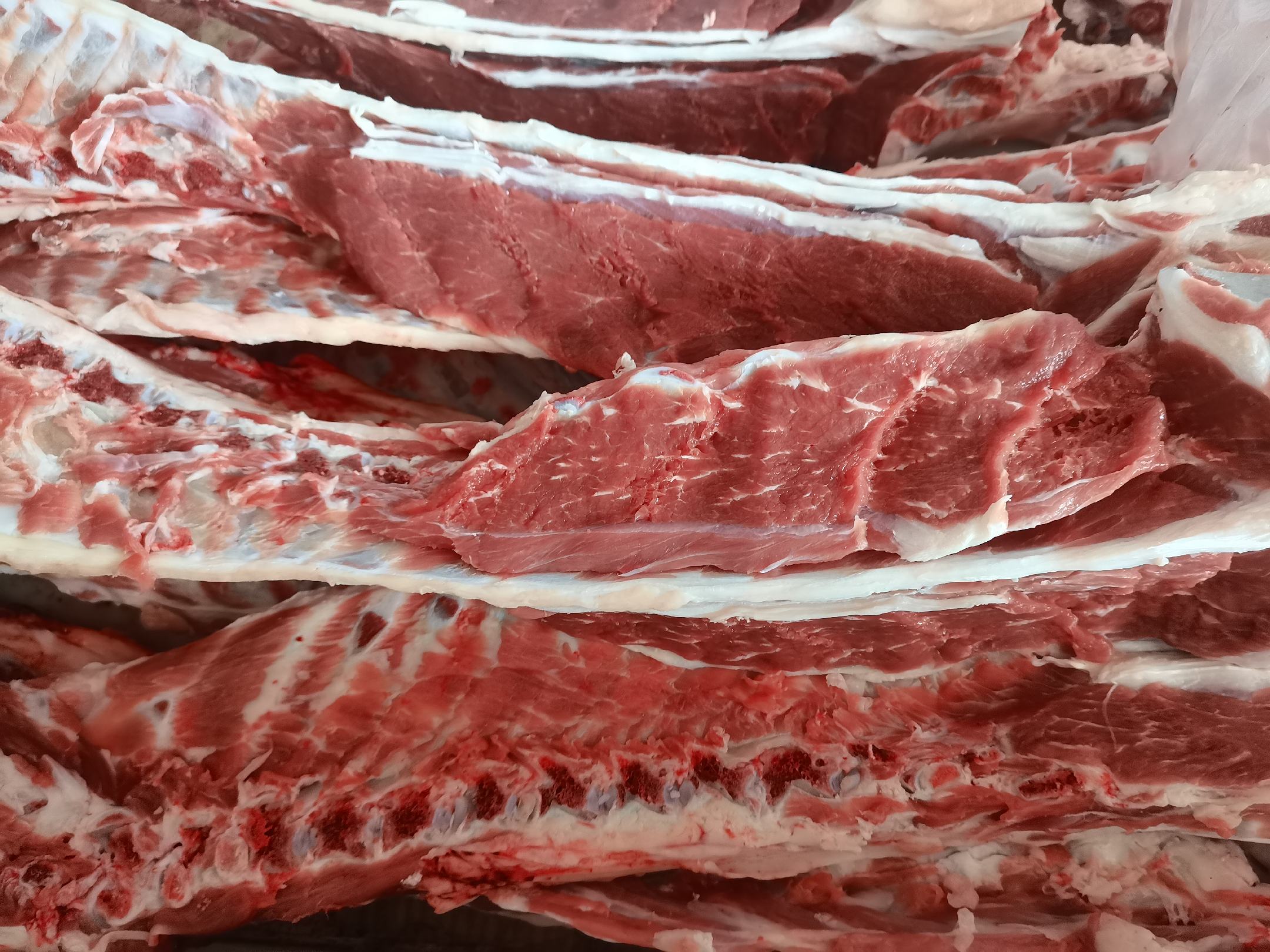 不同山羊肉烹饪成品对比图