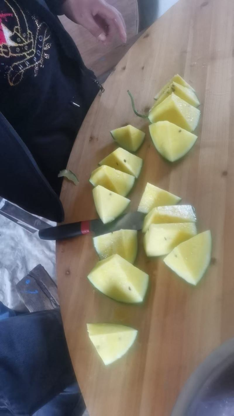 东台各个品种西瓜上市！有需要的老板联系了，