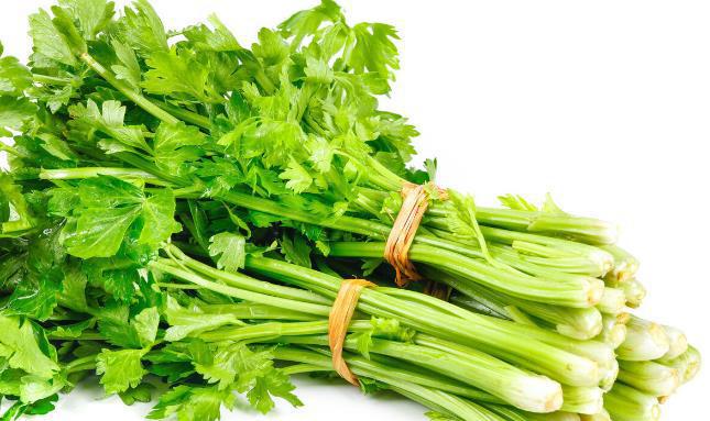 芹菜叶与芹菜茎的营养对比图