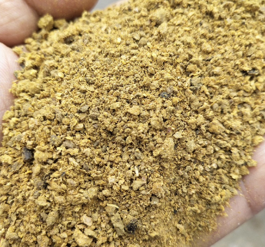 长绒棉与大豆蛋白纤维的形态对比图
