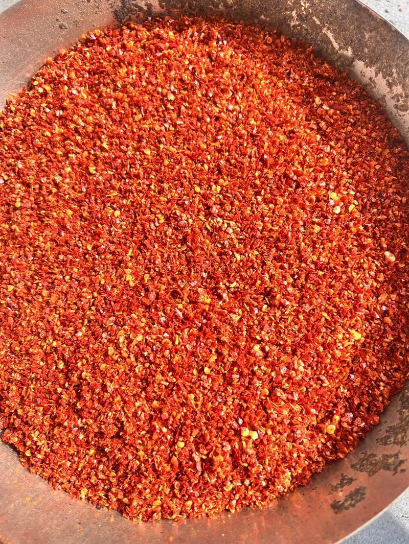 微辣红粗粉，特辣中辣可加工各种粉。可定制价钱，细粉粗粉，切段