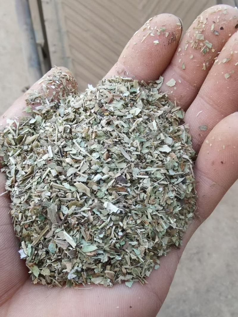 花生秧草粉，牛草，羊草，马草，驴草，常年出售草料