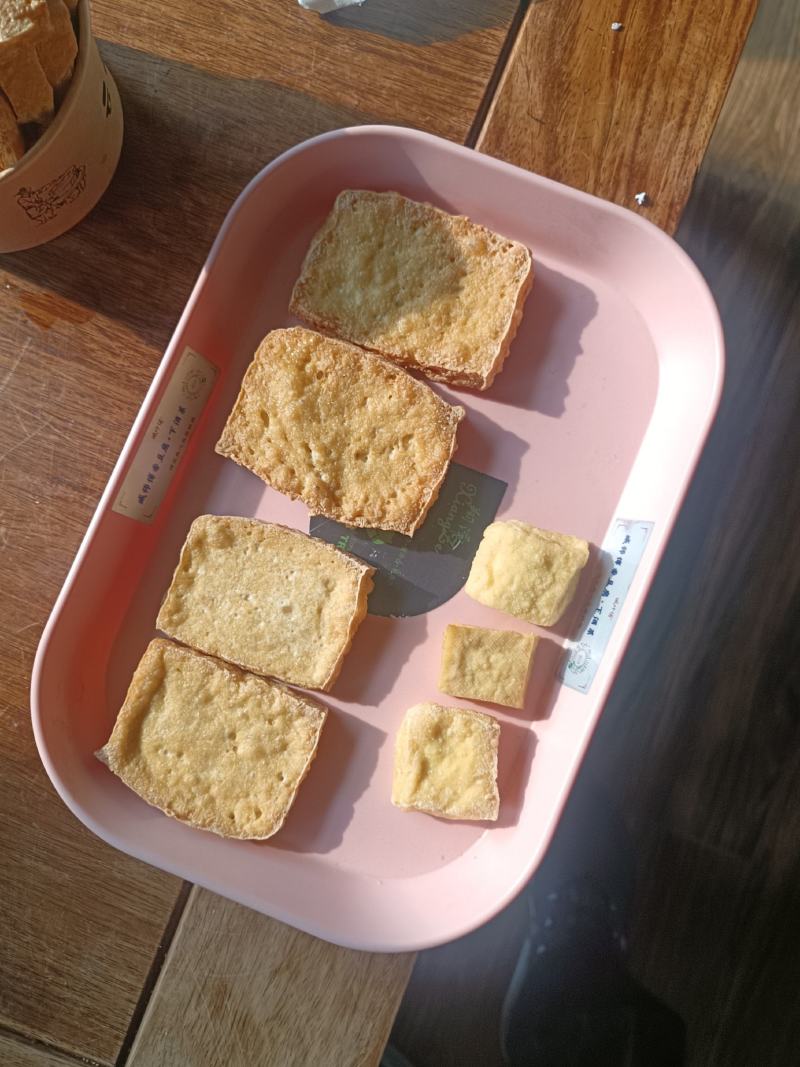 原生态酸浆豆干！本产品采用蔬菜酸浆点制，口感香浓，健康。