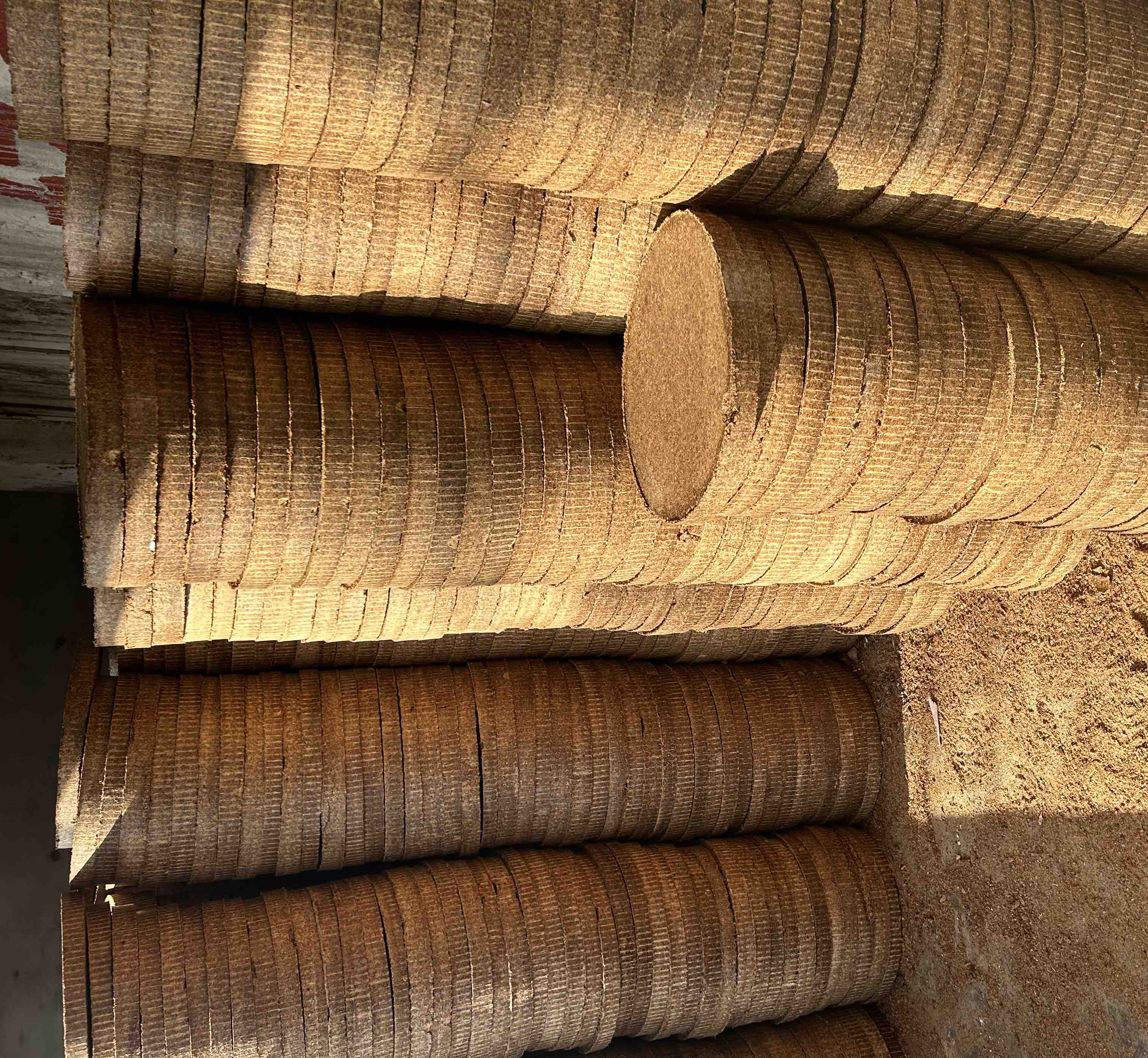 展示一堆散装大豆的场景,用于说明体积与重量的关系 大豆堆积示意图