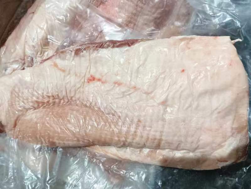 毛肋排，我们是厂家直销，一手货源，所有商品齐全，日期近。