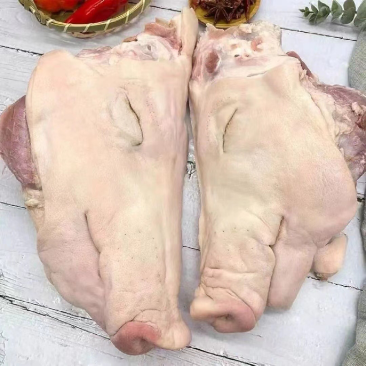 鸿运当头生猪头劈半猪头一手货源证件齐全全国发货食材供应