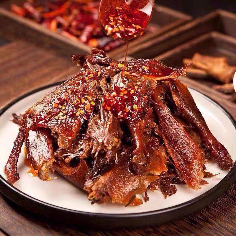 酱板鸭湖南特产零食小吃熟食整只风干手撕烤鸭香辣特辣即