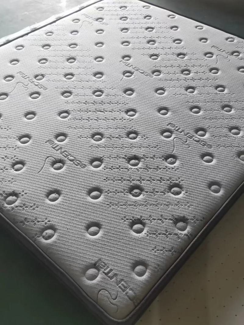 批发零售各种规格床垫