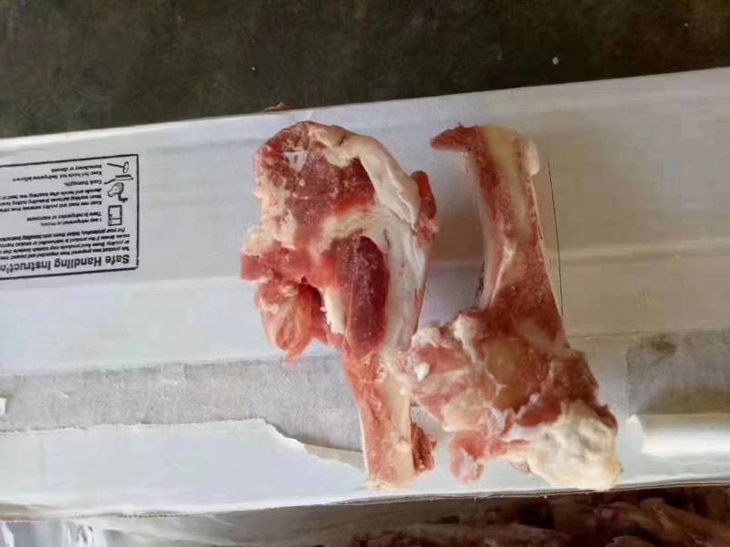 带肉羊棒骨