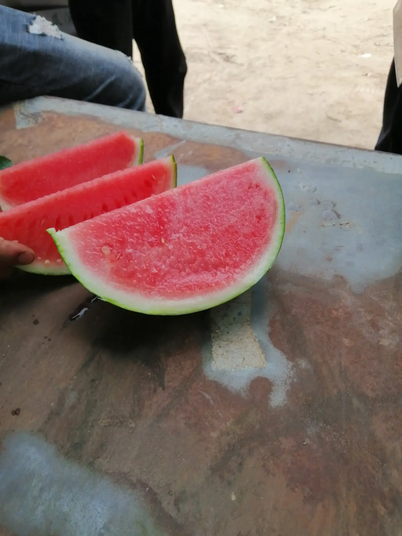 【推荐】精品麒麟西瓜基地直发品种规格齐全量大从优