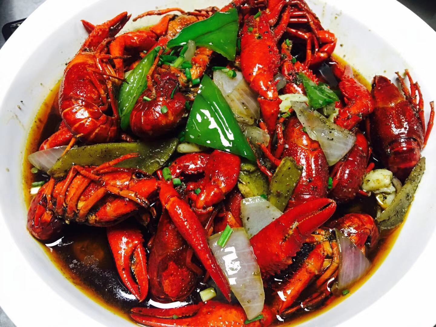 蒜蓉小龙虾成品图