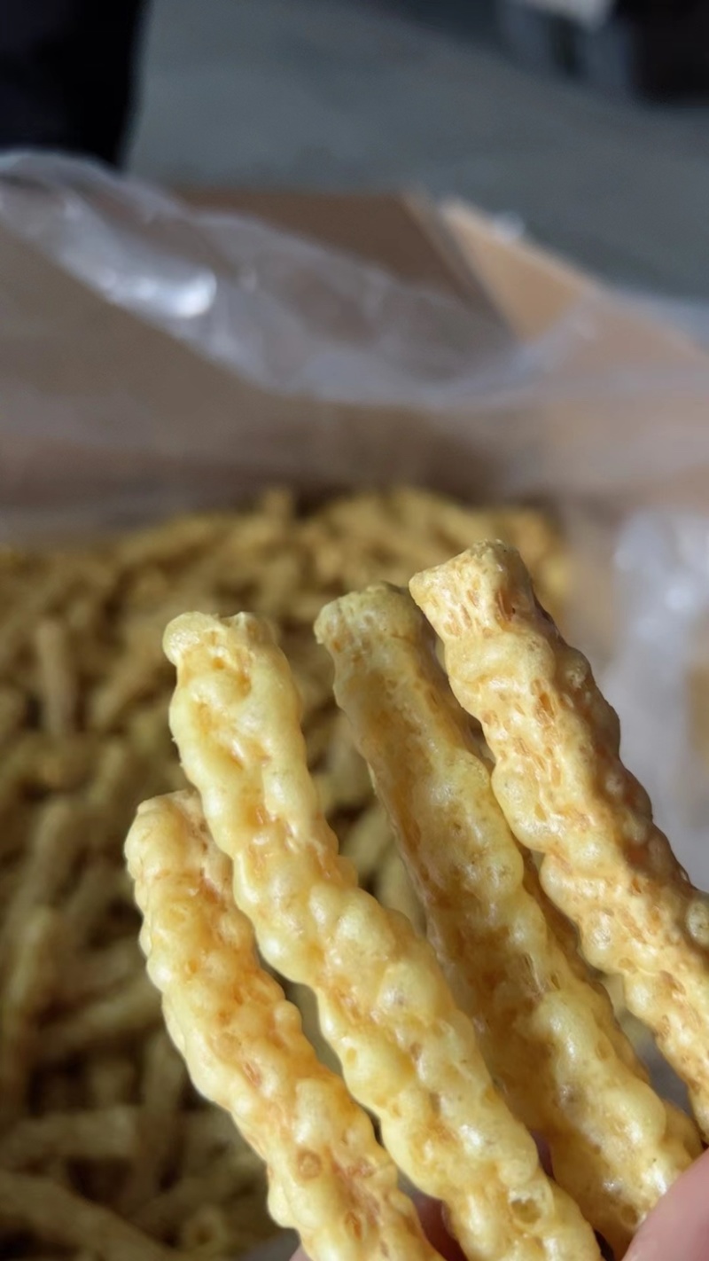 亚麻籽烤酥膨化食品麻辣原味牛排一箱净重8斤