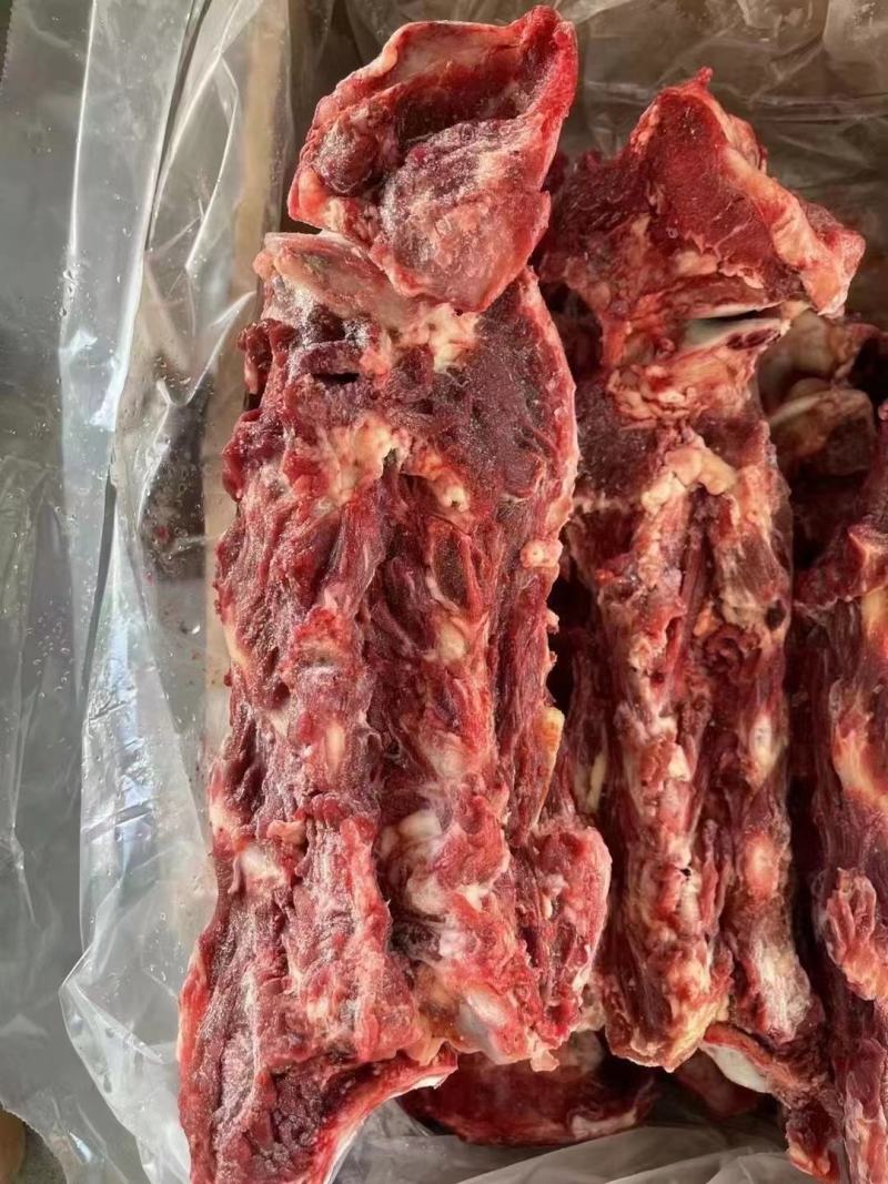 加肉牛脖骨骨头馆看过来肉多多免费加工锯断