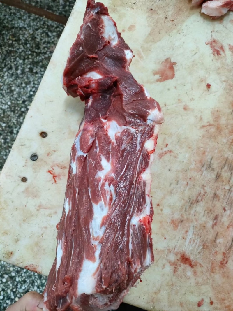满肉牛脖骨价格下调