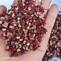 甘肃大红袍花椒，颗粒均匀，色红油重、香气浓郁，麻味十足