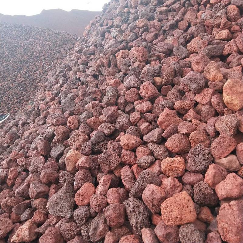 厂家直销火山石颗粒种植、拌土、造景、铺面等用火山石