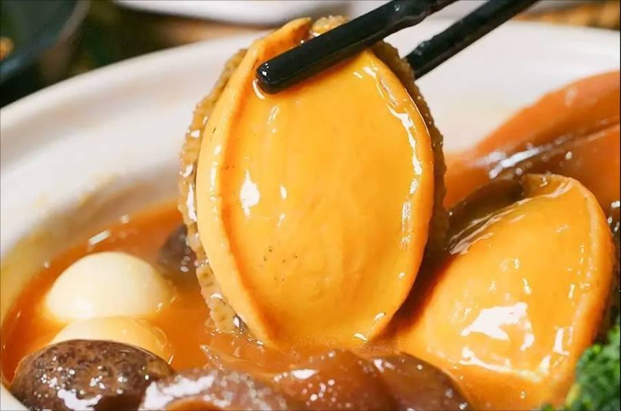 蒜米鲍鱼炖煮过程图