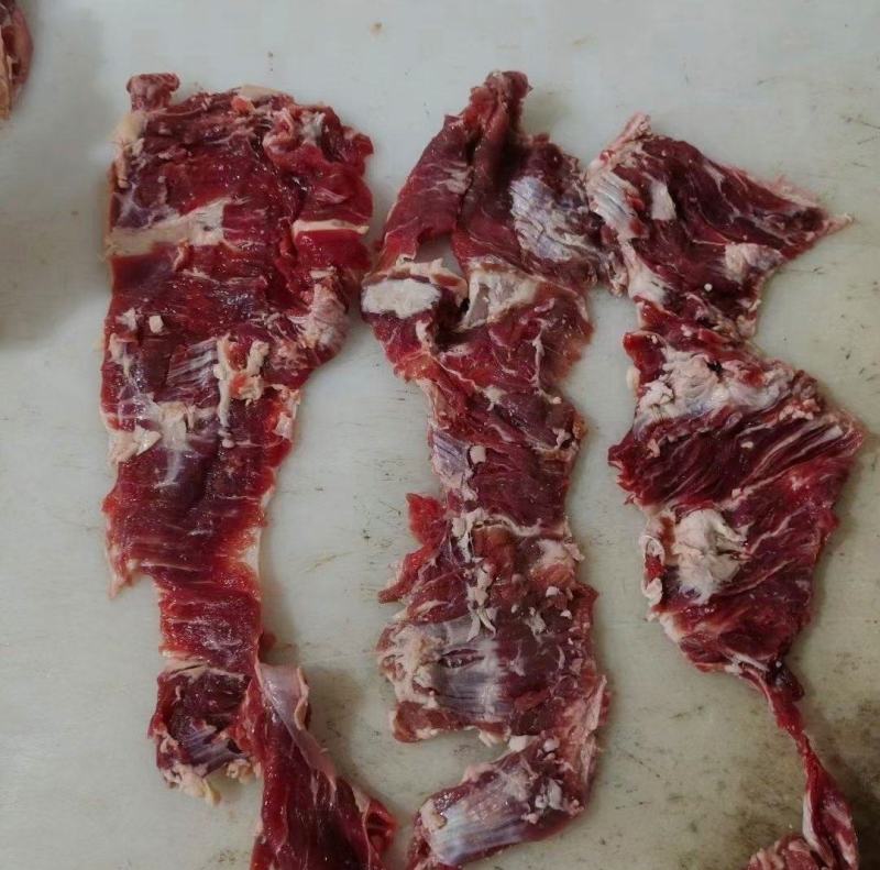 纯干牛碎肉，性价比高，厂家直销一手货源，欢迎老板来采购。