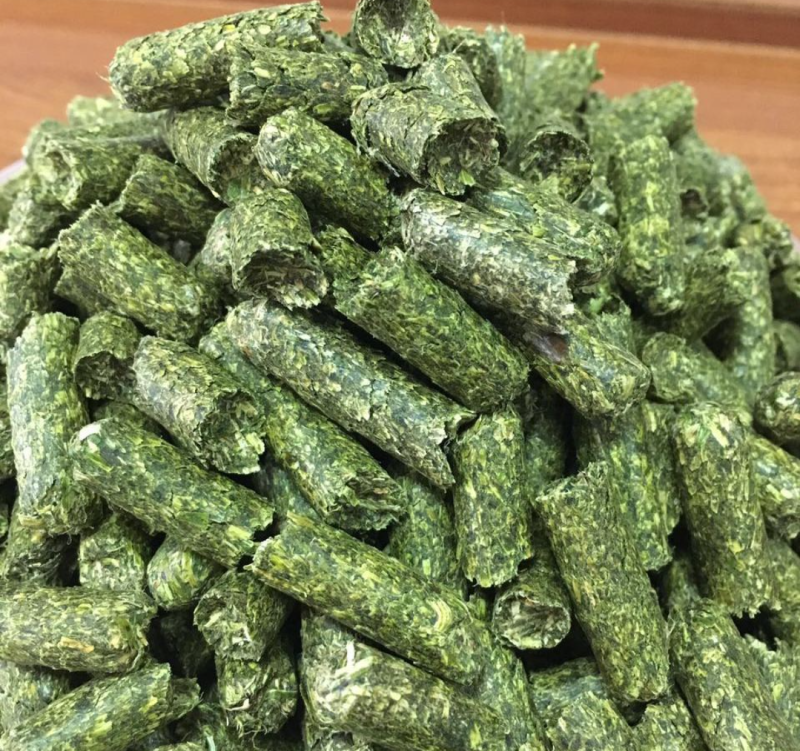 苜蓿草颗粒牧草饲料牛羊牧草宠物专用支持一件代发