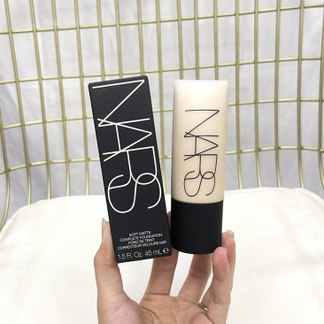 NARS软管粉底液