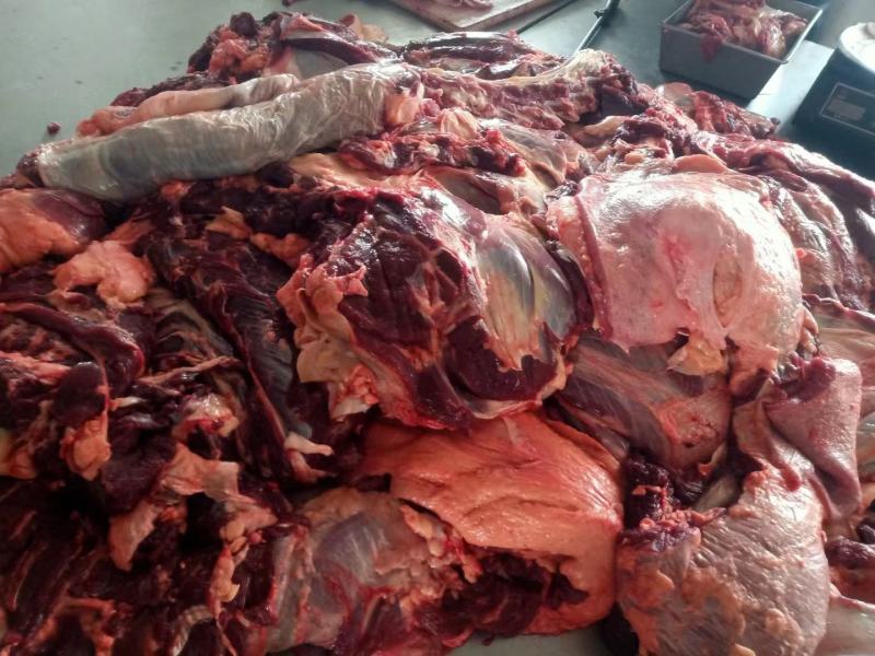 牛肉，内蒙屠宰厂直销，纯草地牛肉，量大，保证货源保证质量