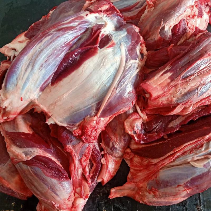 牛肉，内蒙屠宰厂直销，纯草地牛肉，量大，保证货源保证质量