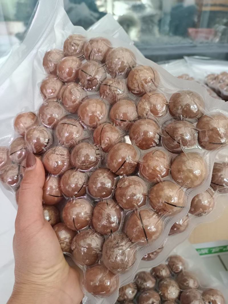 我有野生的坚果花蜜，澳洲坚果开口笑，有需要的老板联系我