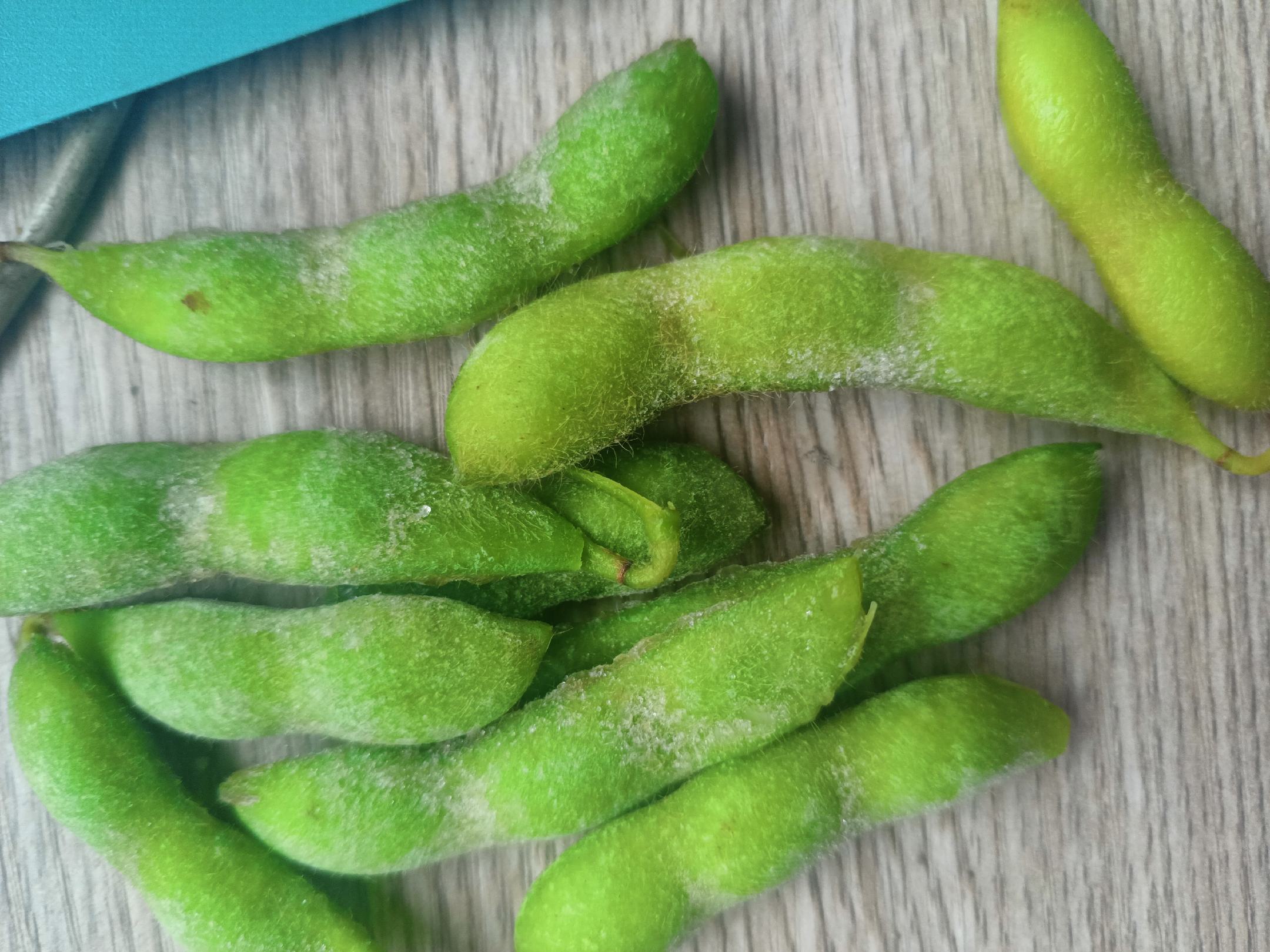 毛豆剪角处理过程特写