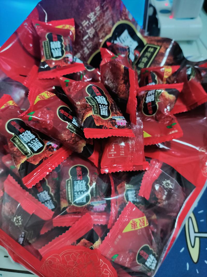 黑糖阿胶枣选自新疆红枣黑糖熬制而成厂家直销对接电商欢迎全