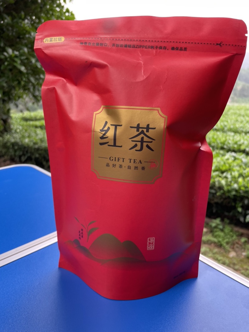 高山红茶，工夫红茶带花蜜香，汤色橙红明亮，天然好茶！