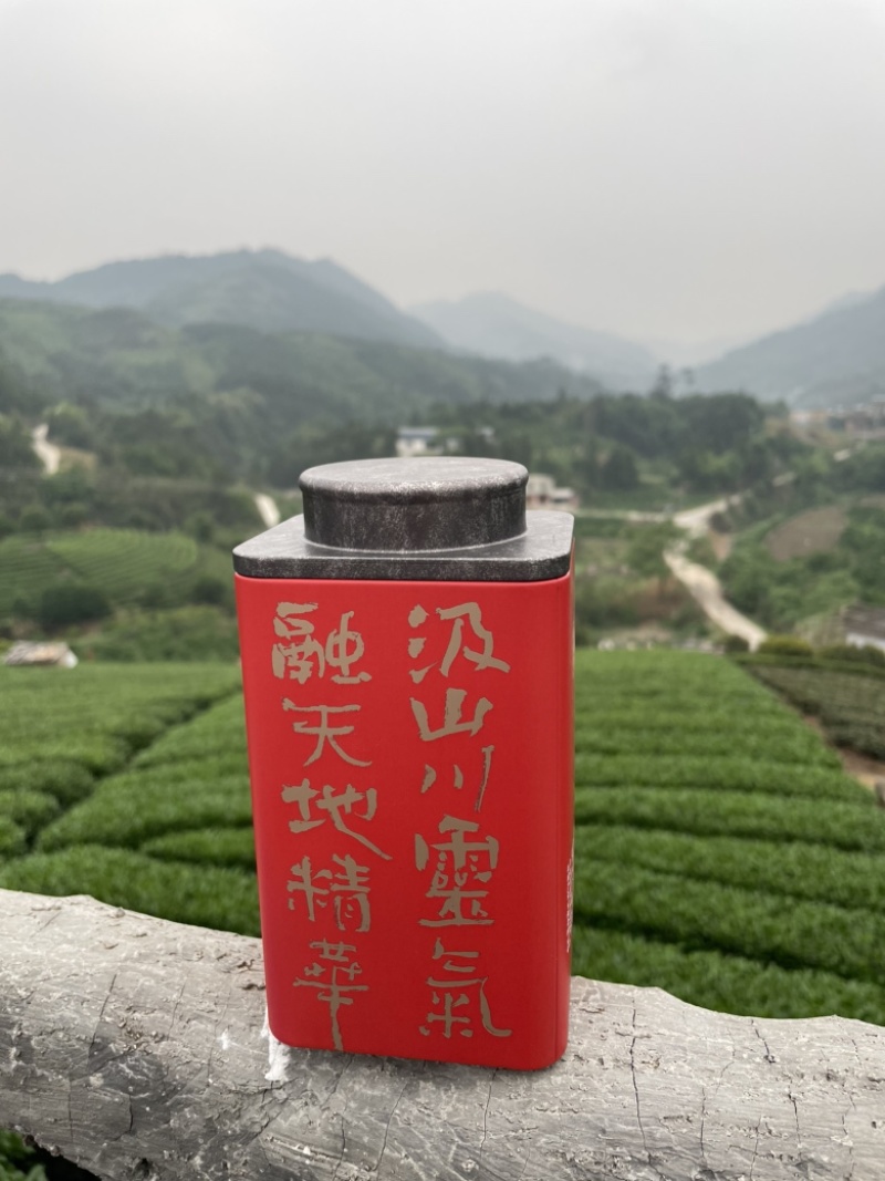 高山红茶，工夫红茶带花蜜香，汤色橙红明亮，天然好茶！