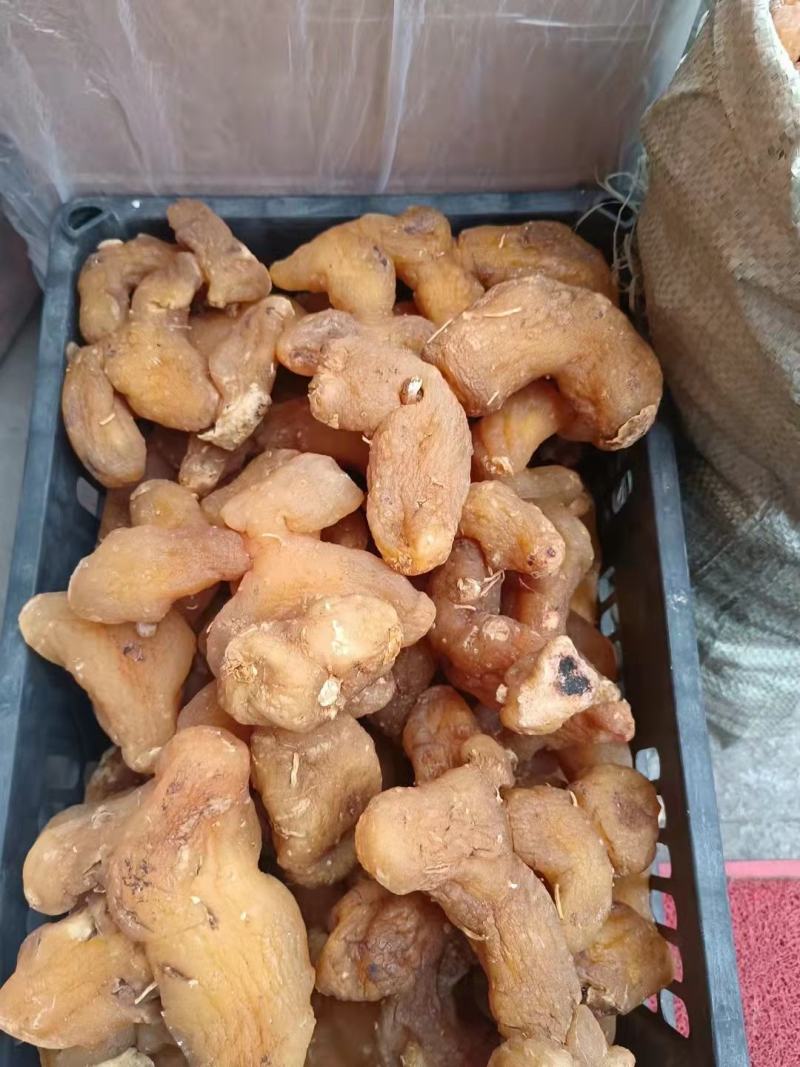 滇黄精肉质九蒸九晒软黄精多种规格批发零售