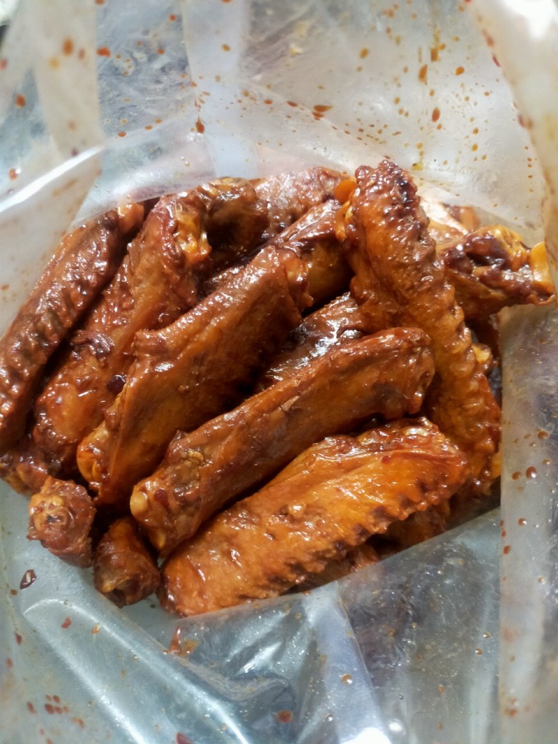 麻辣鸭翅中，藤椒鸭翅中，一件起发，量大从优，欢迎您的光临