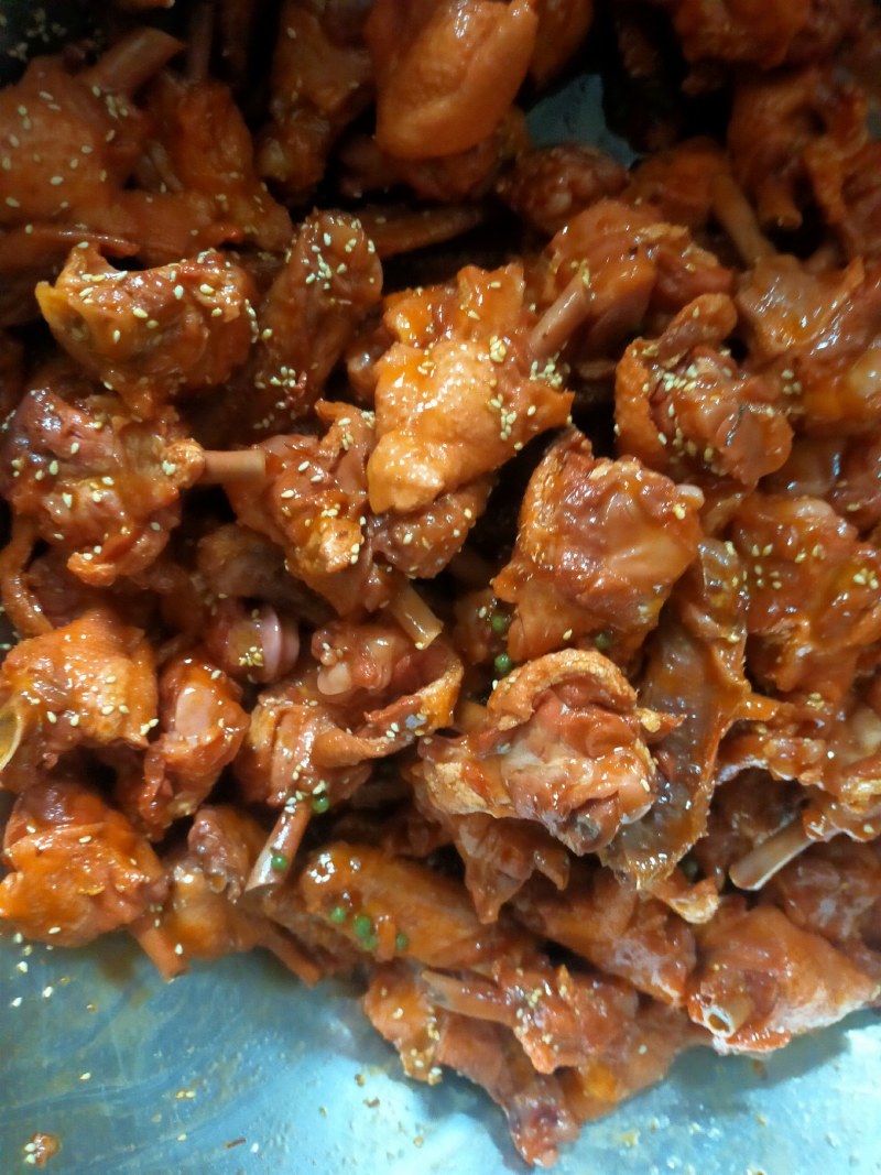 麻辣鸭腿，麻辣鸭翅根，一件起发，量大从优，欢迎您的光临！