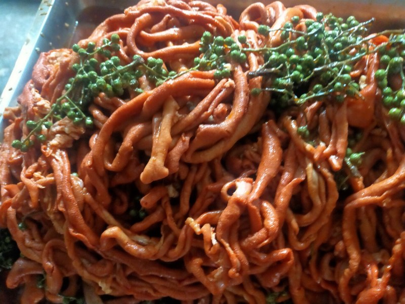 藤椒鸭板肠，鸭肠，麻辣鸭脖，鸭板肠，一件起发，量大从优。