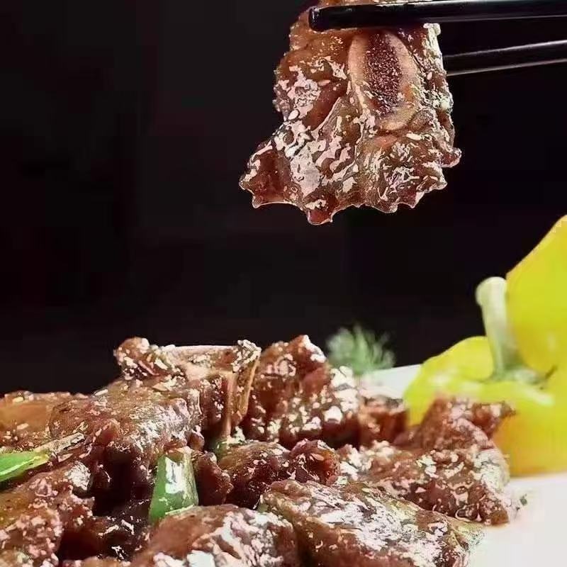 黑牛仔骨切块，本厂大量生产，货源充足全国发货，手续齐全。