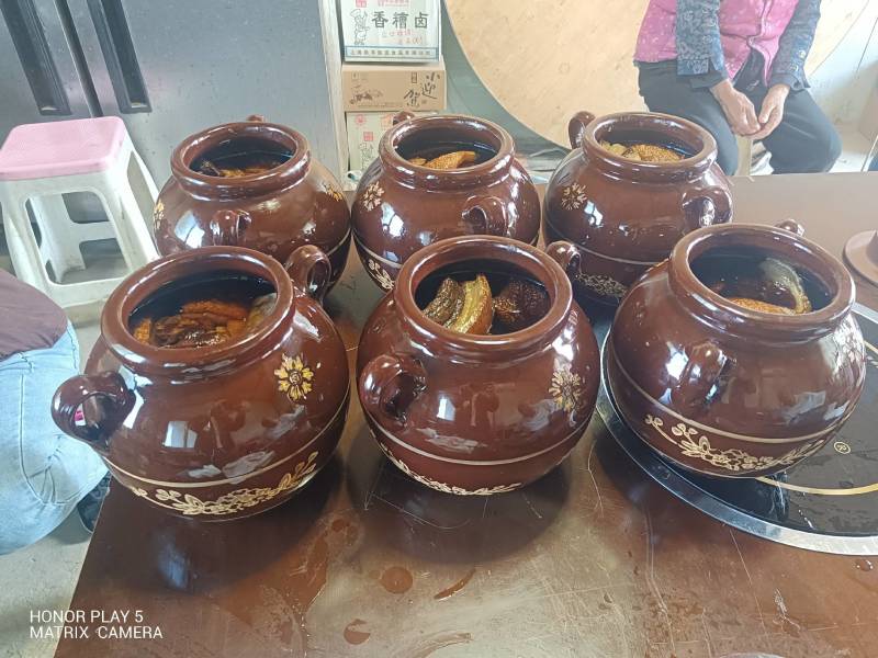 徽阜帮土特产，藏香猪坛子肉，味道鲜美，货真价实