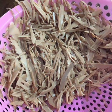 特价脆嫩笋丝，卖完为止。