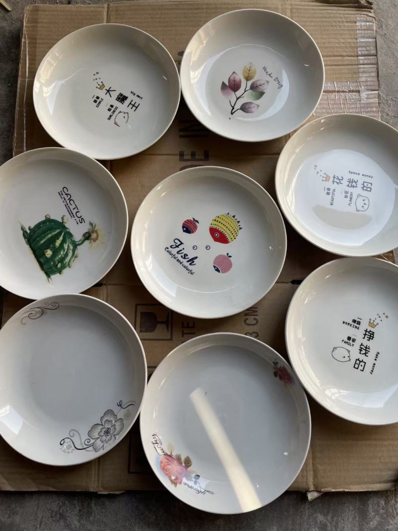 摆地摊按吨盘子，可以在2元店超市卖，1.2一个[抱拳]