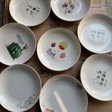 摆地摊按吨盘子，可以在2元店超市卖，1.2一个[抱拳]