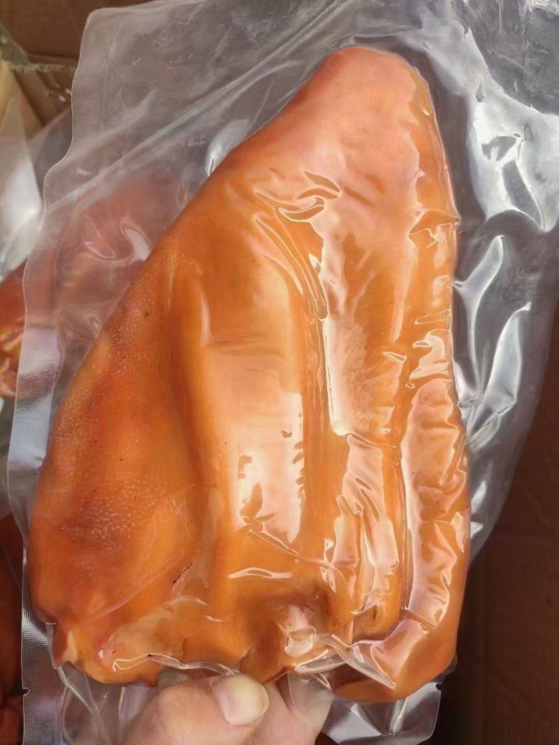 真空全熟卤猪耳朵，一件20斤，加热即食