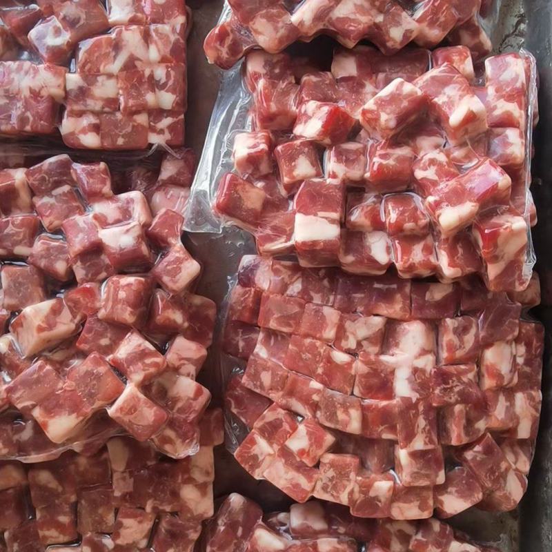 牛肉粒，煎，烤，穿串均可。饭店，烧烤店，烤肉店食材。