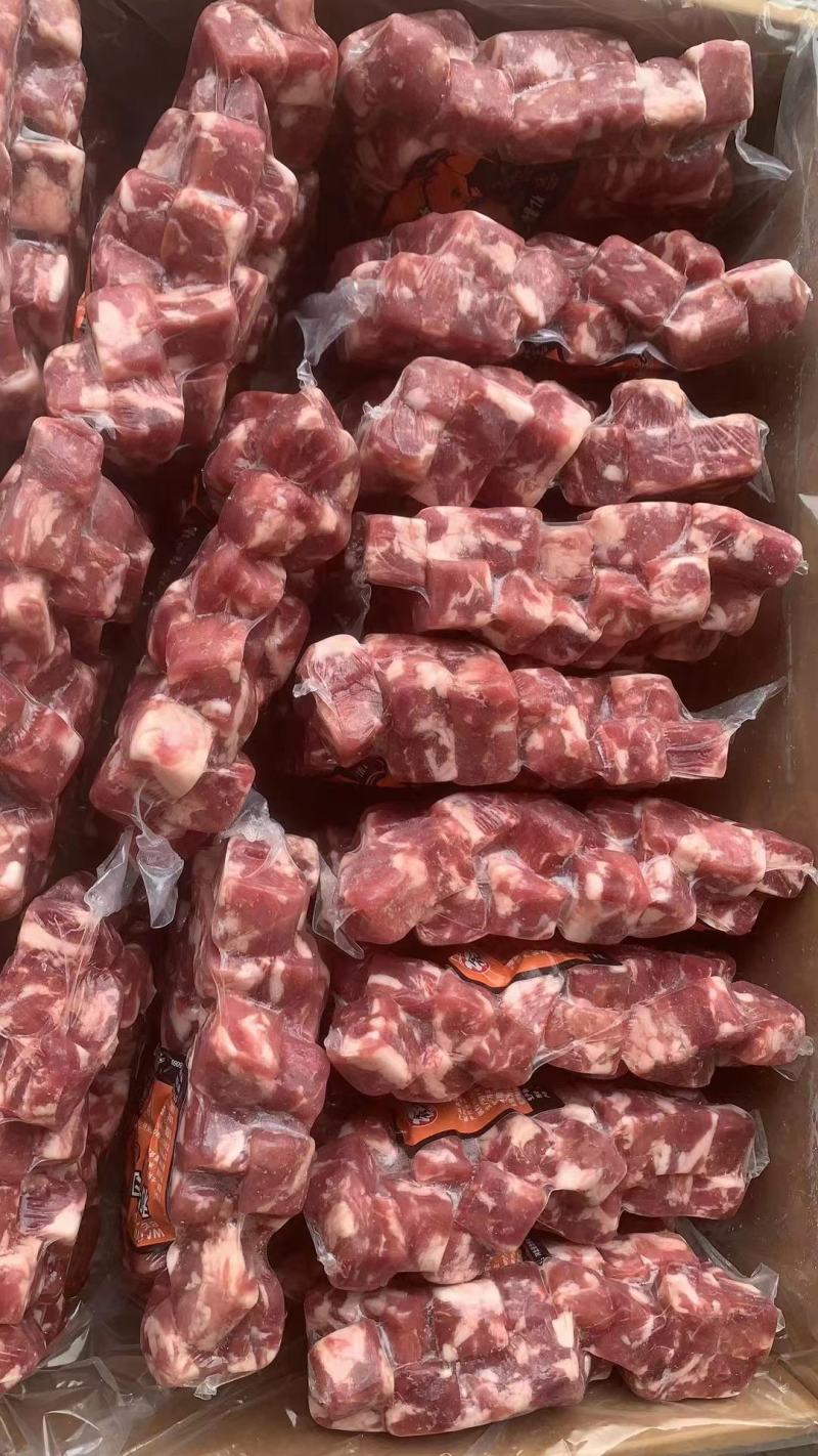 牛肉粒，煎，烤，穿串均可。饭店，烧烤店，烤肉店食材。