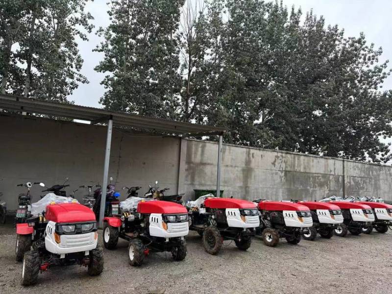 四轮大棚王35马力乘坐式旋耕机湖北菜地作业四轮拖拉机