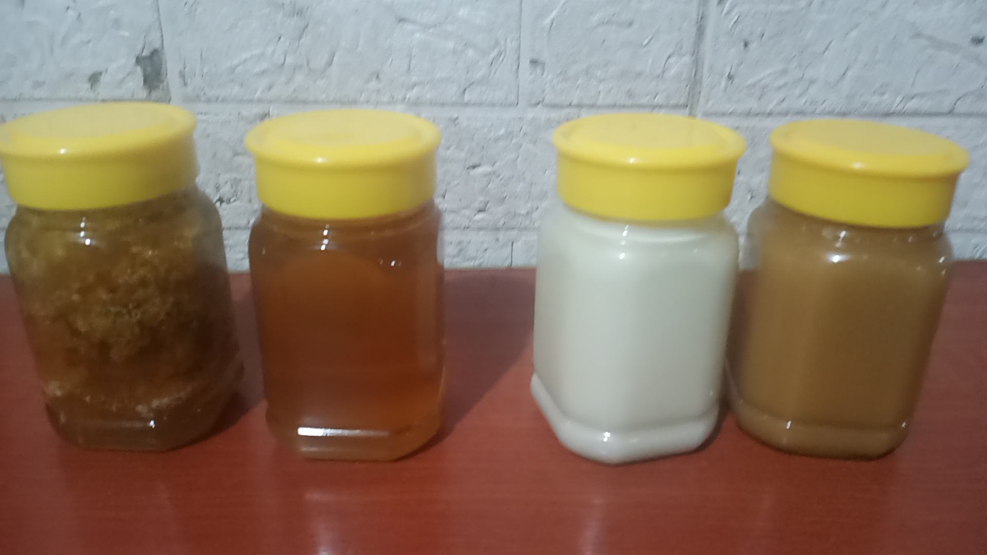 不同种类蜂蜜结晶对比图