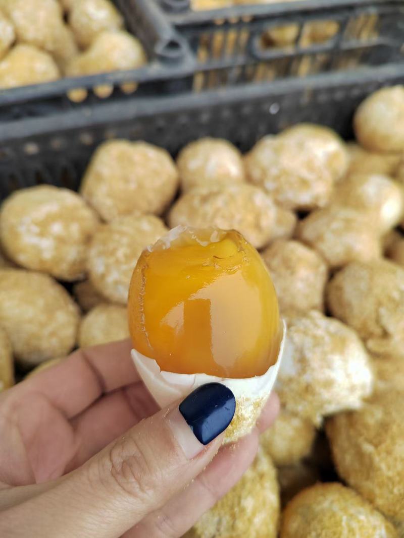 鸭皮蛋溏心鸭皮蛋变蛋批发框装鸭皮蛋地摊货源