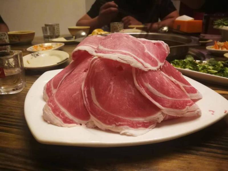 内蒙羔羊肉卷、羔羊肉砖，肥瘦3/7黄金比例。产地加工发货