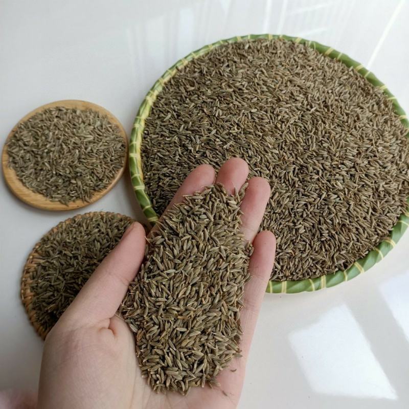 新疆孜然，颗粒大，颜色清秀，香味足。产地直销