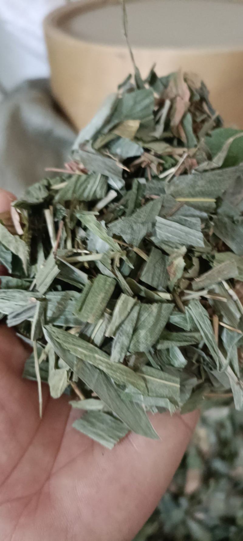 淡竹叶，产地四川，切段过筛新货，色好无杂，支持在线下单