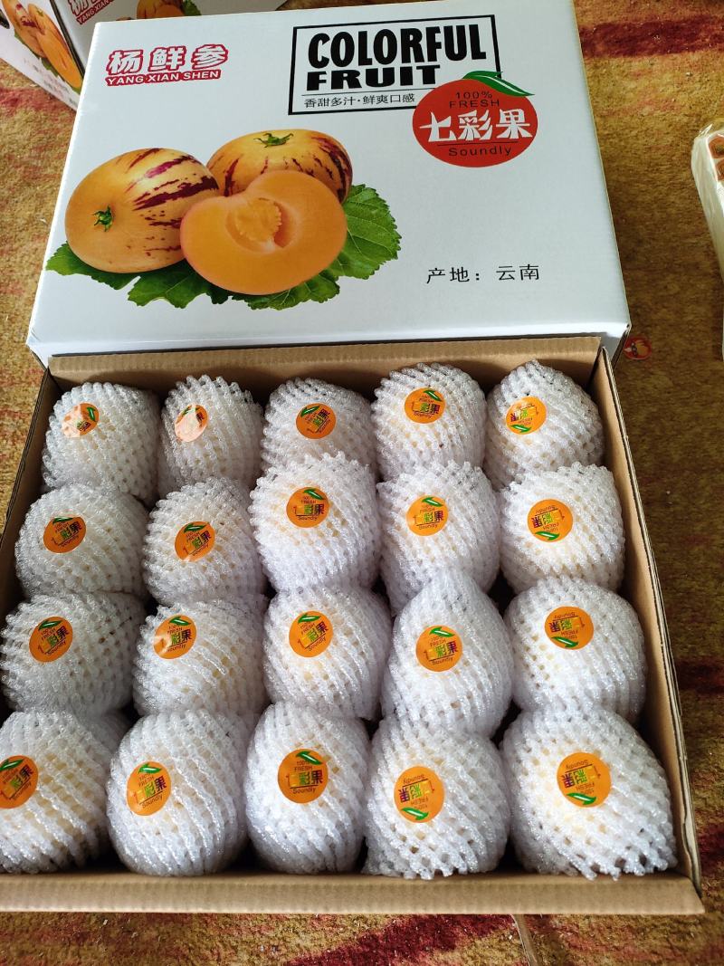 云南省曲靖市陆良县人生果香甜多汁，鲜爽可口